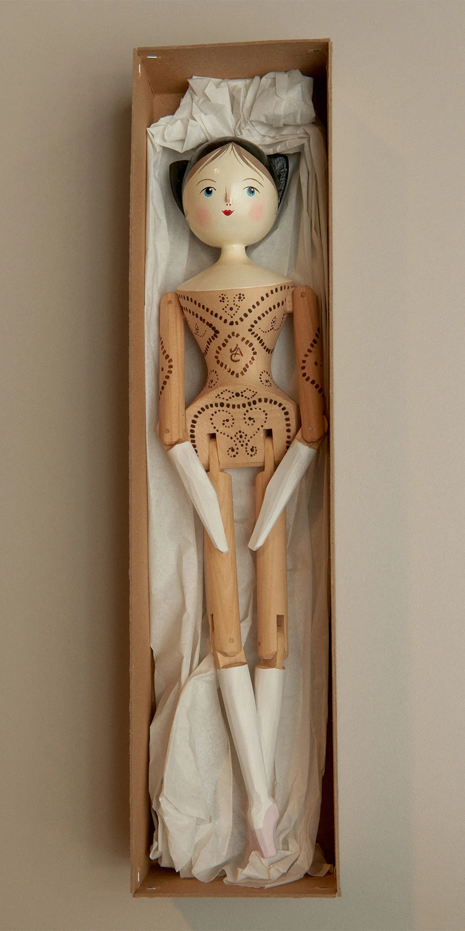 Grodnertal wooden ballerina doll in pyrogravure front view packaging