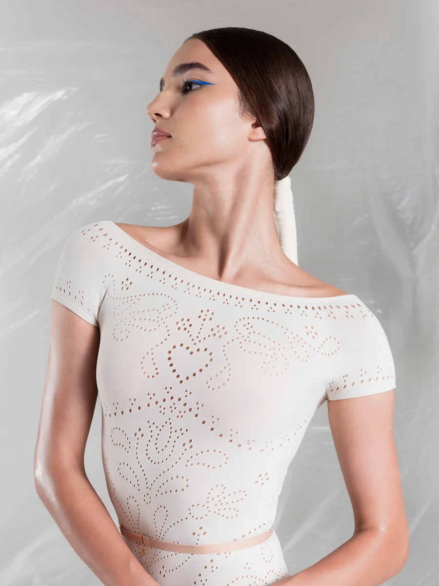 Seamless carniola lace off shoulder edelweiss archive